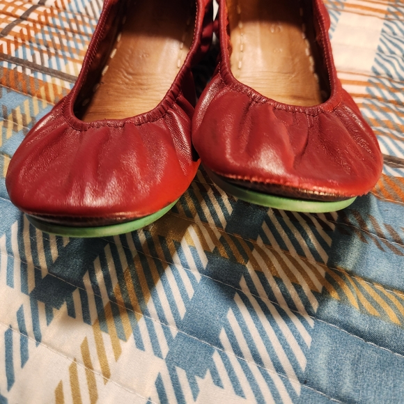 GUC Tieks Cardinal Red Leather Women's Flats - Picture 3 of 6